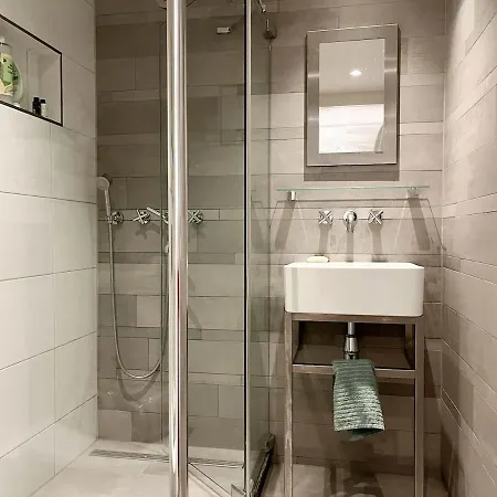 Apartment Readmyhostprofile! Home In Great Location Centre Amsterdam